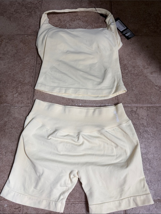 Dfyne Pants - DFYNE Butter Yellow Set - Size M - New with Tags